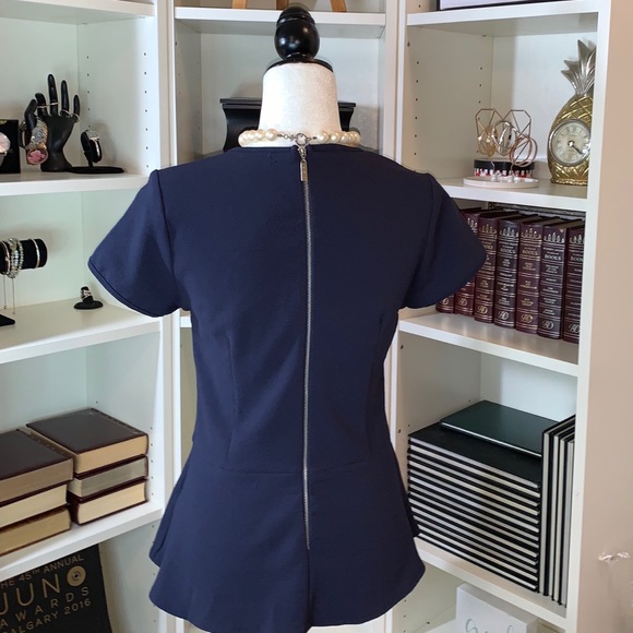 Y.A.S. Navy top w/ bow. Flair waist & Zip close - Picture 3 of 5